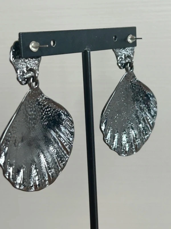 Pendientes de concha de verano en metal pintado – photo 4